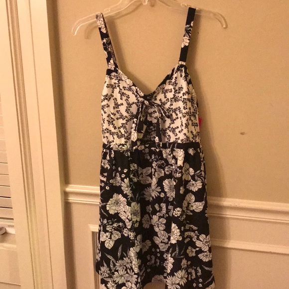 Women dress - Picture 1 of 5
